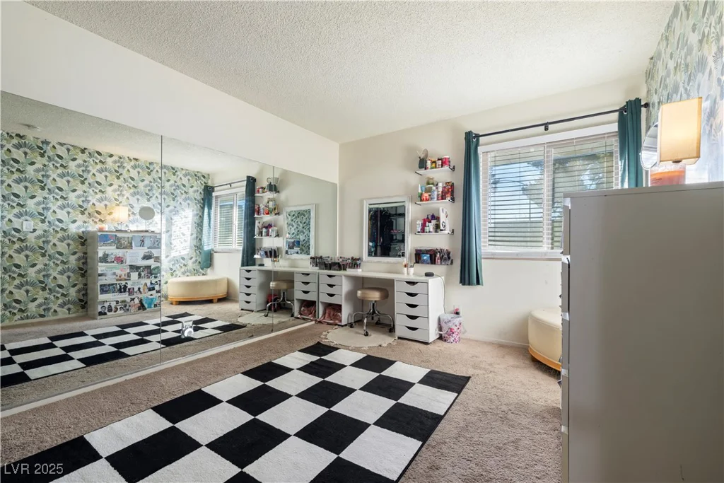 4045 Village, Las Vegas, NV 89121
