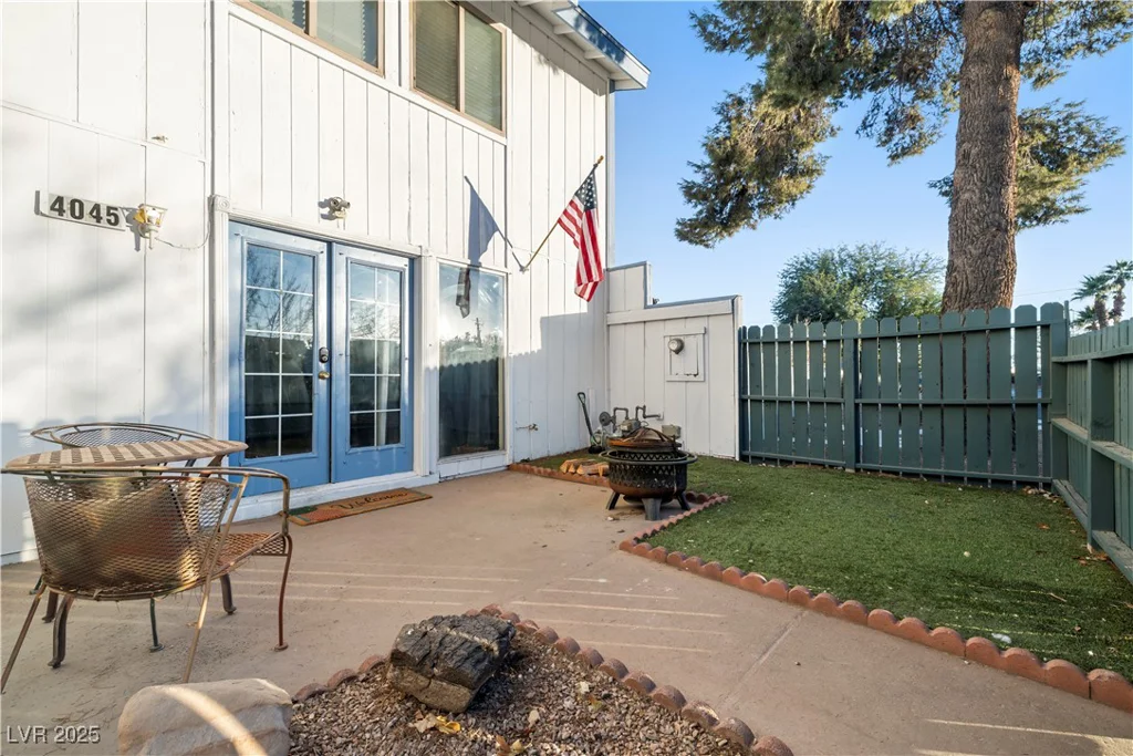 4045 Village, Las Vegas, NV 89121