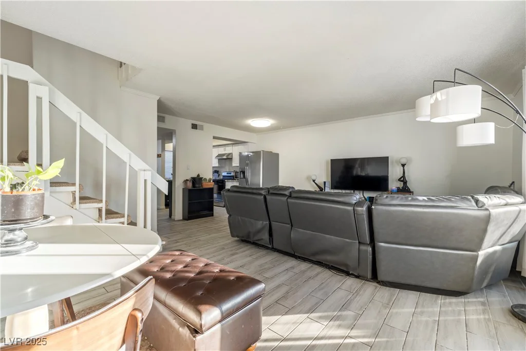 4045 Village, Las Vegas, NV 89121