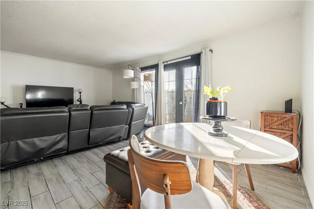 4045 Village, Las Vegas, NV 89121