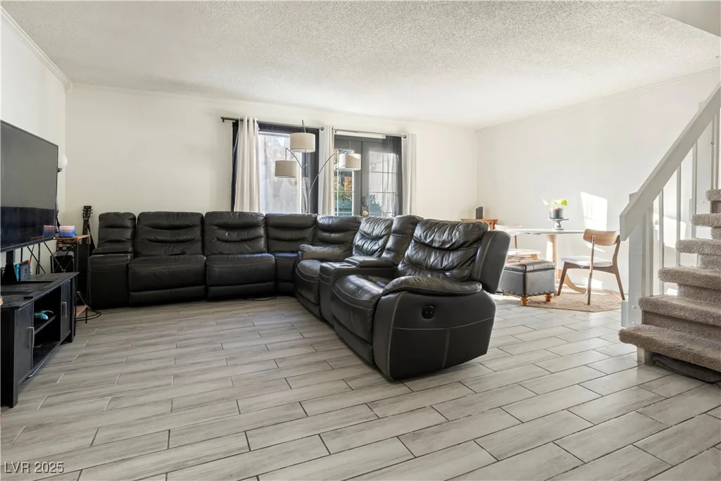 4045 Village, Las Vegas, NV 89121