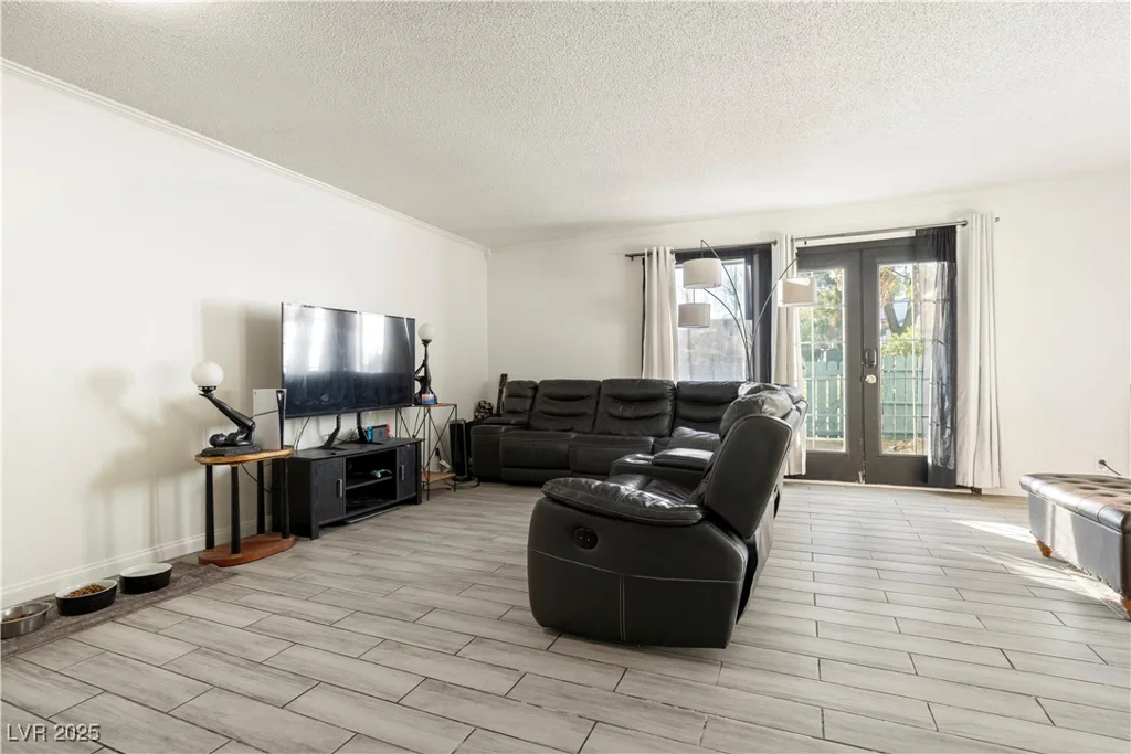 4045 Village, Las Vegas, NV 89121