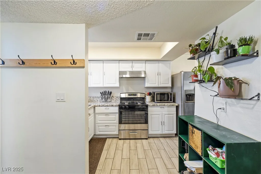 4045 Village, Las Vegas, NV 89121
