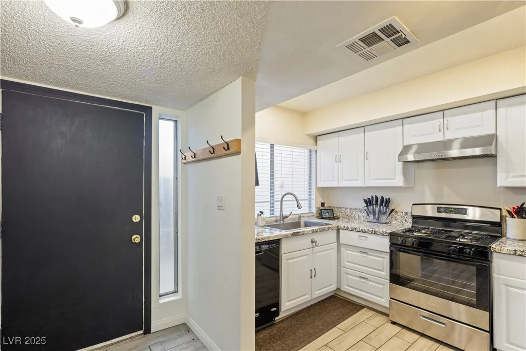 4045 Village, Las Vegas, NV 89121