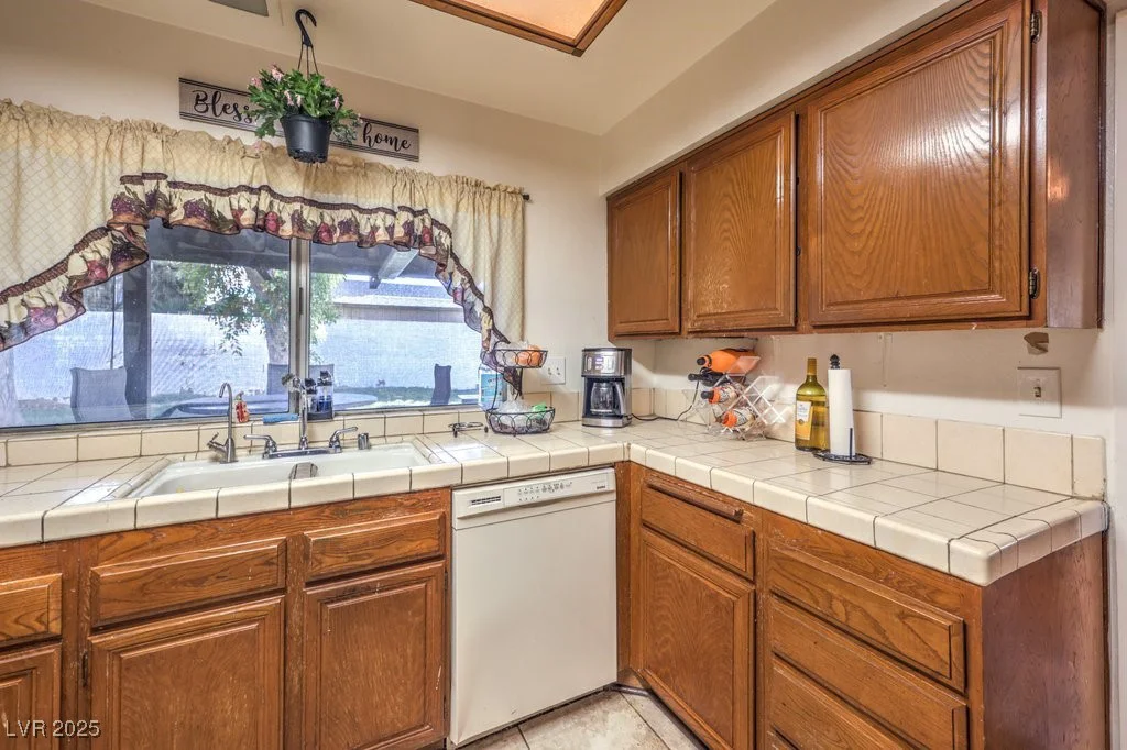 4705 Rockvale, Las Vegas, NV 89103