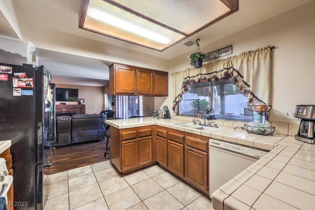 4705 Rockvale, Las Vegas, NV 89103