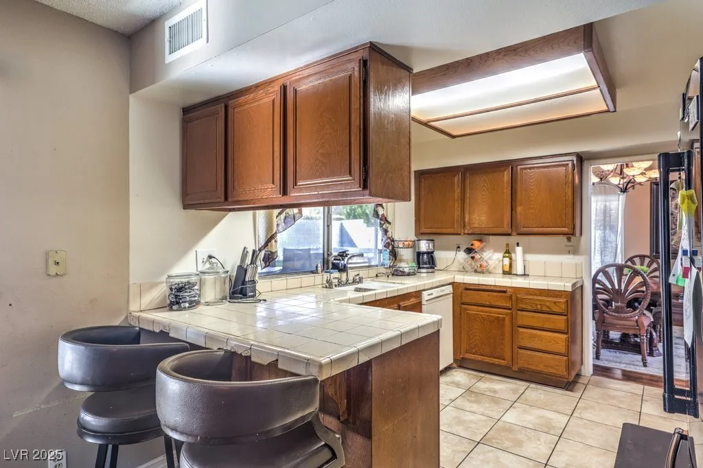 4705 Rockvale, Las Vegas, NV 89103