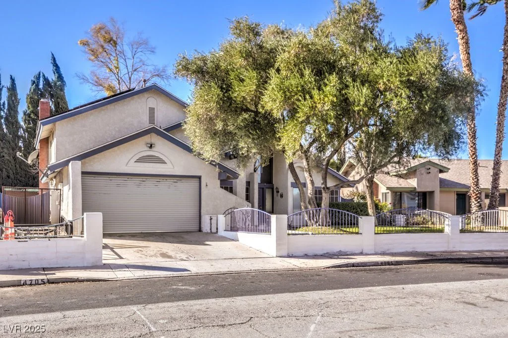 4705 Rockvale, Las Vegas, NV 89103