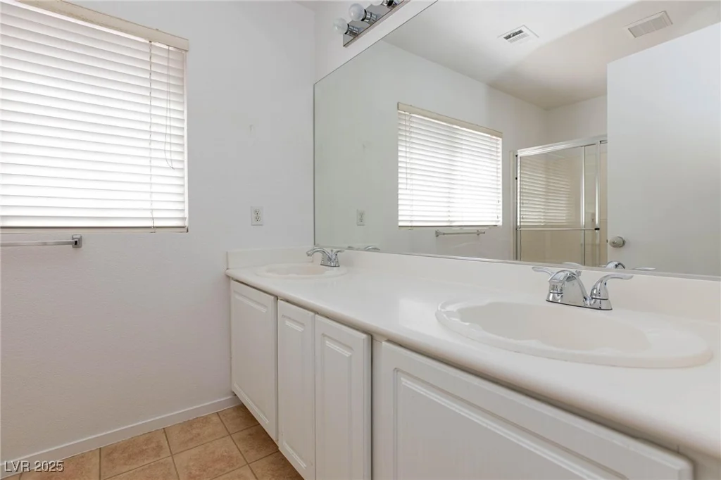 10168 Maidens Wreath, Las Vegas, NV 89183