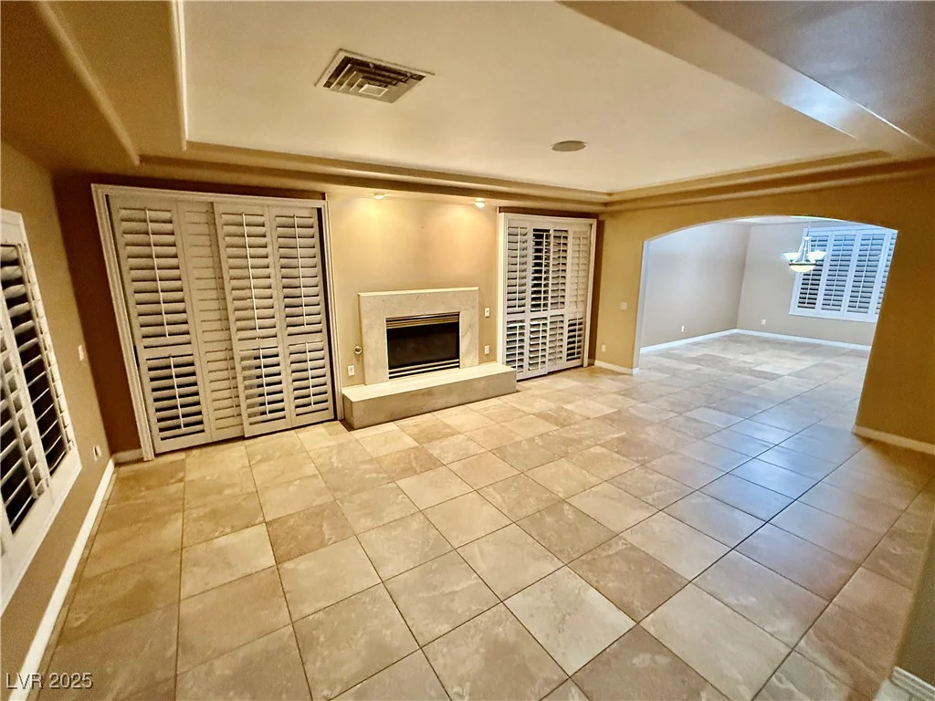 10008 Rolling Glen, Las Vegas, NV 89117