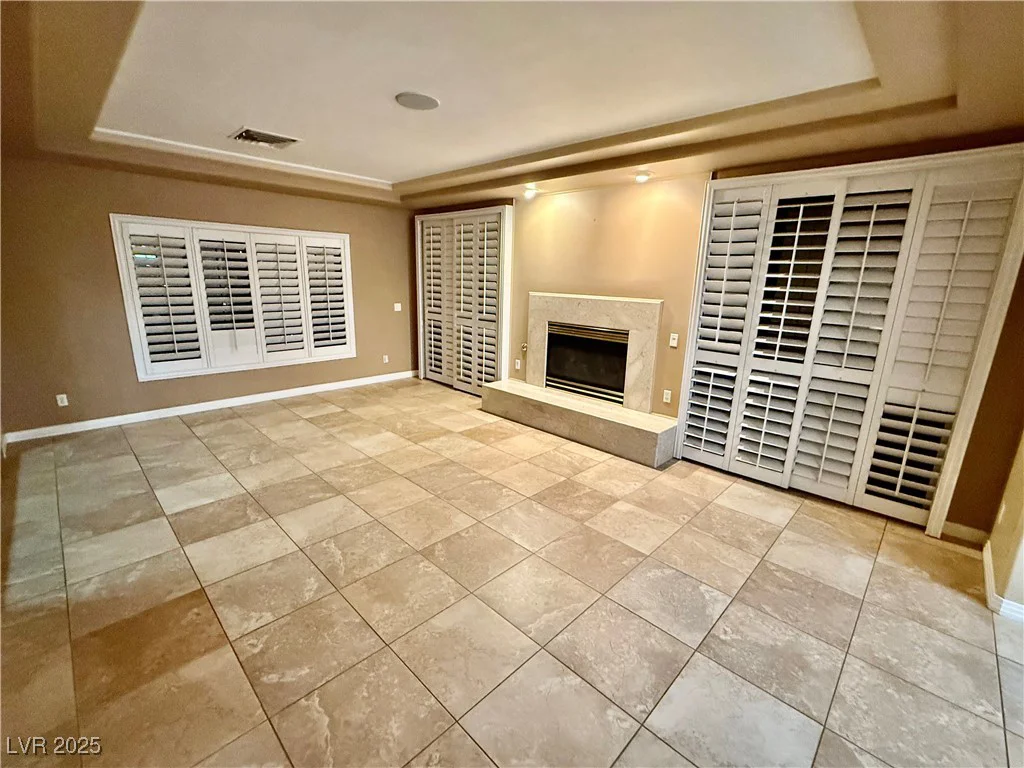 10008 Rolling Glen, Las Vegas, NV 89117