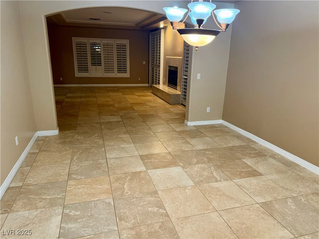 10008 Rolling Glen, Las Vegas, NV 89117