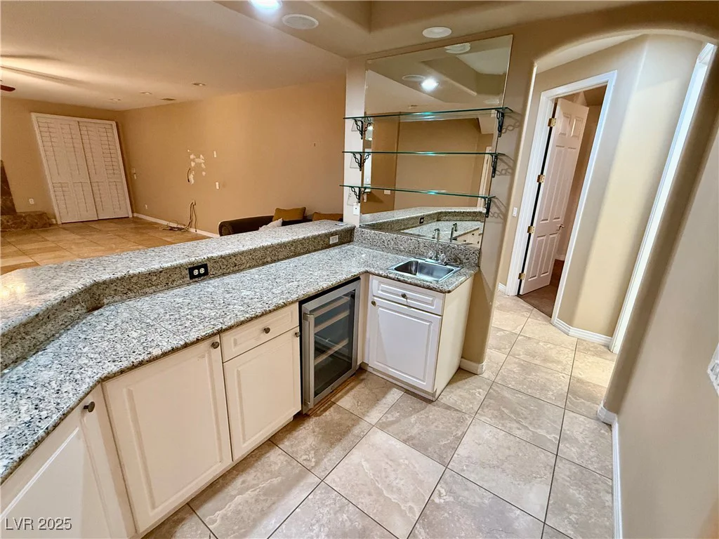 10008 Rolling Glen, Las Vegas, NV 89117