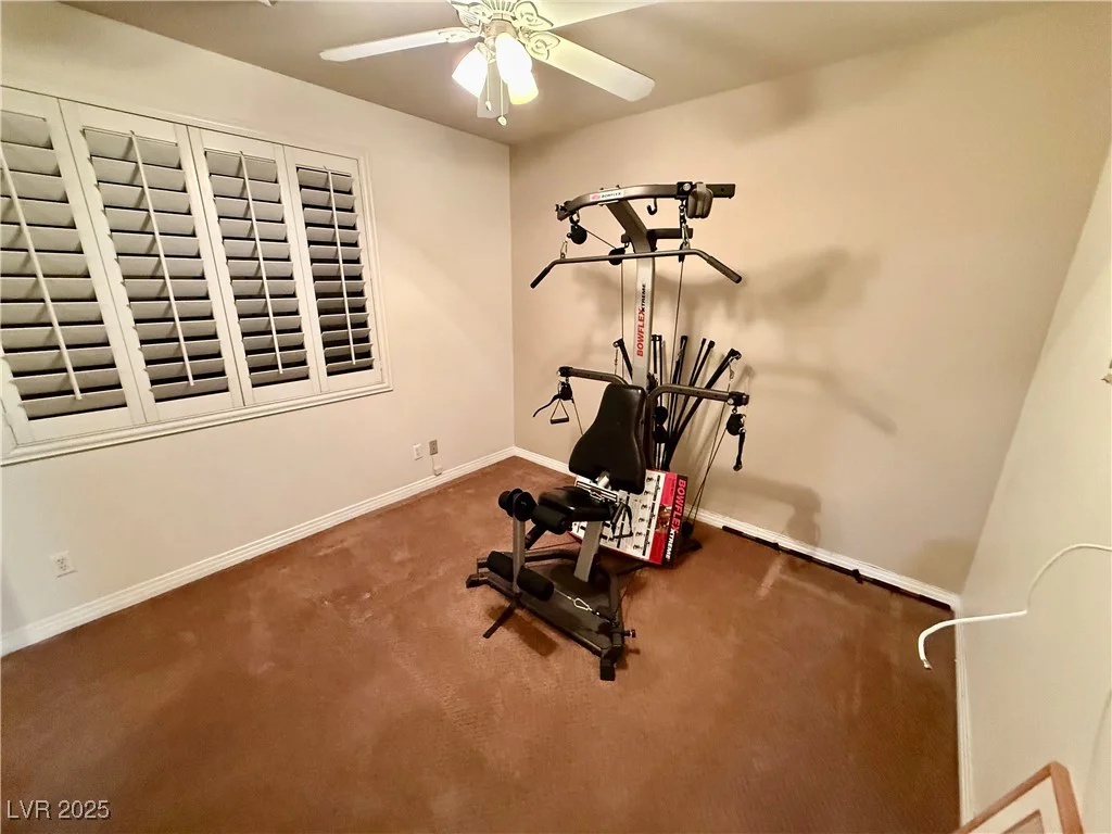 10008 Rolling Glen, Las Vegas, NV 89117