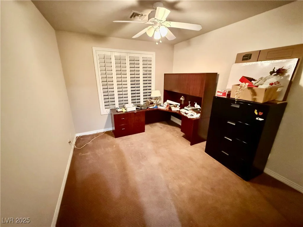 10008 Rolling Glen, Las Vegas, NV 89117