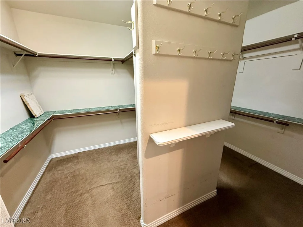 10008 Rolling Glen, Las Vegas, NV 89117