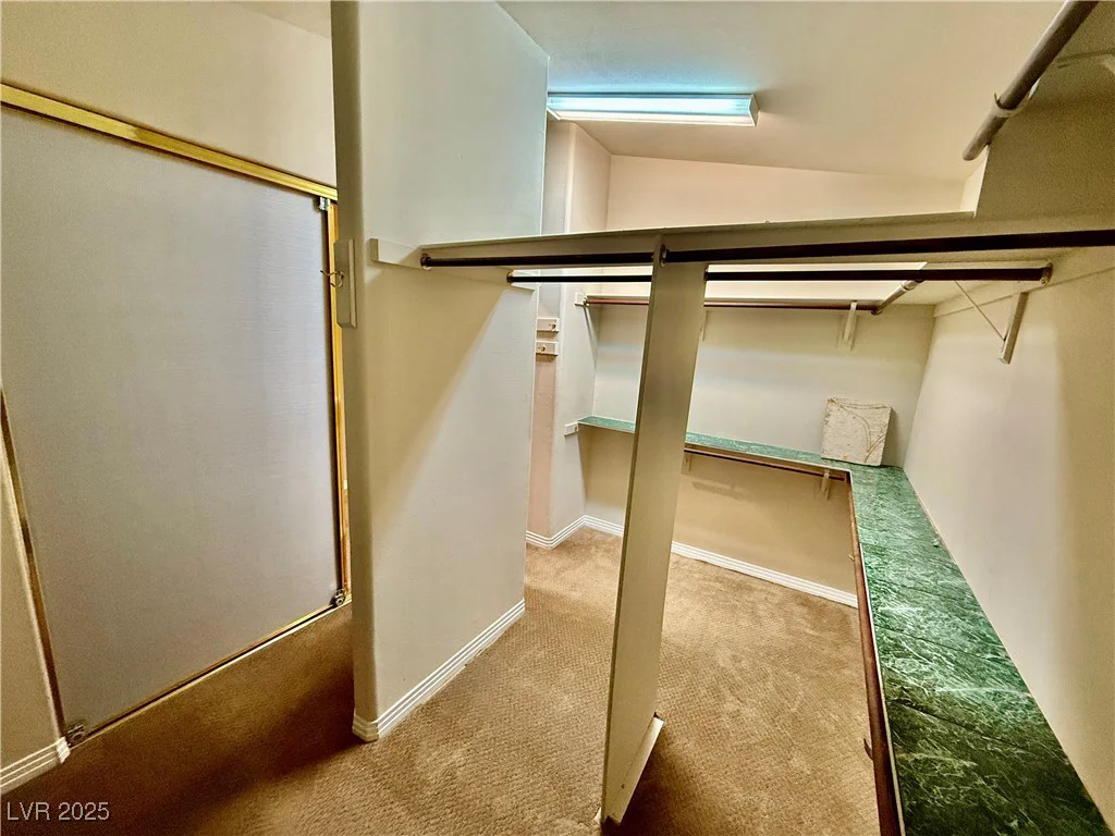 10008 Rolling Glen, Las Vegas, NV 89117