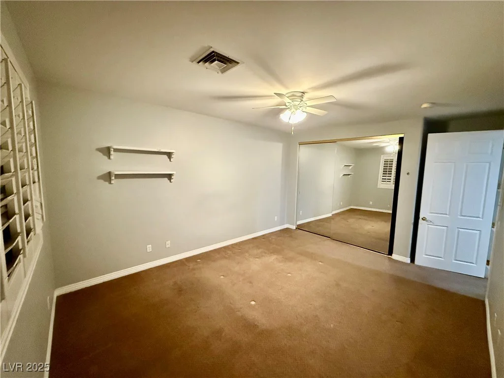 10008 Rolling Glen, Las Vegas, NV 89117