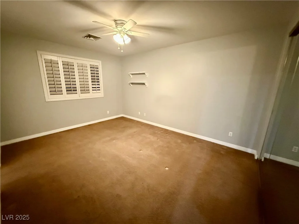 10008 Rolling Glen, Las Vegas, NV 89117
