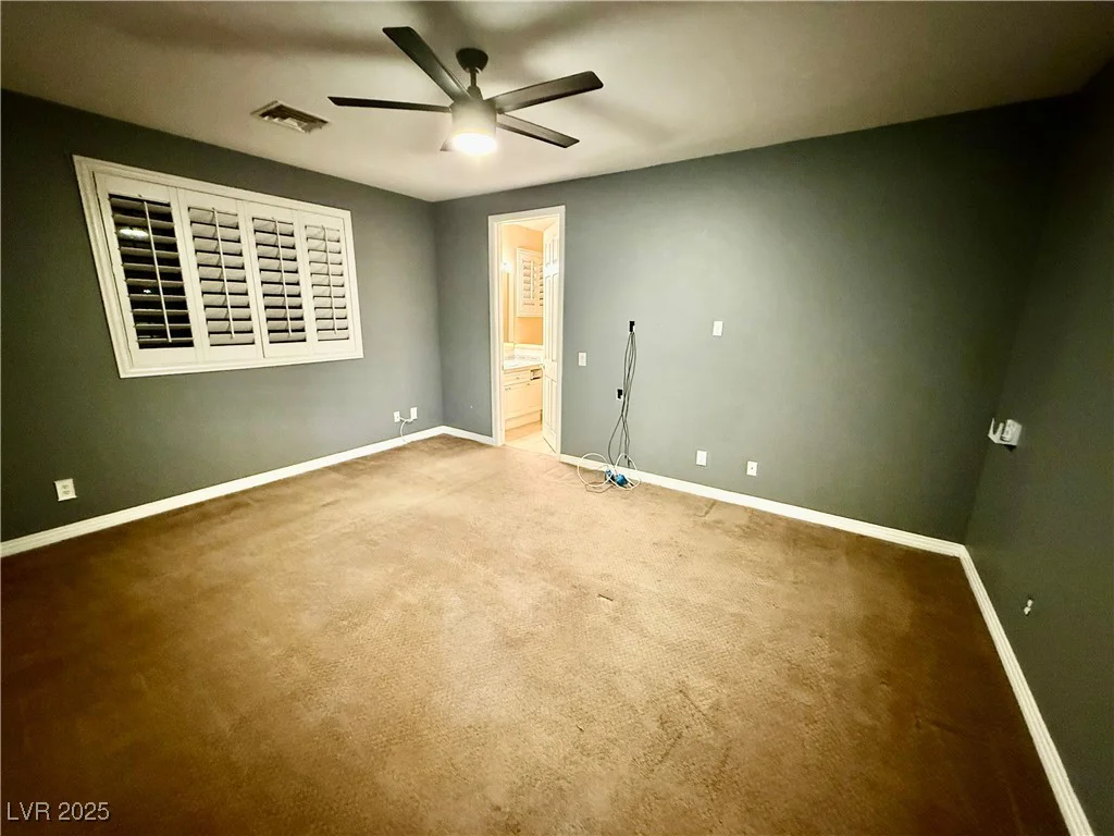 10008 Rolling Glen, Las Vegas, NV 89117