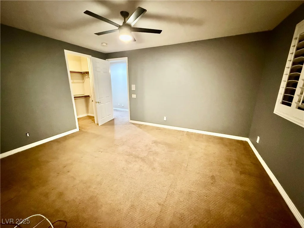 10008 Rolling Glen, Las Vegas, NV 89117