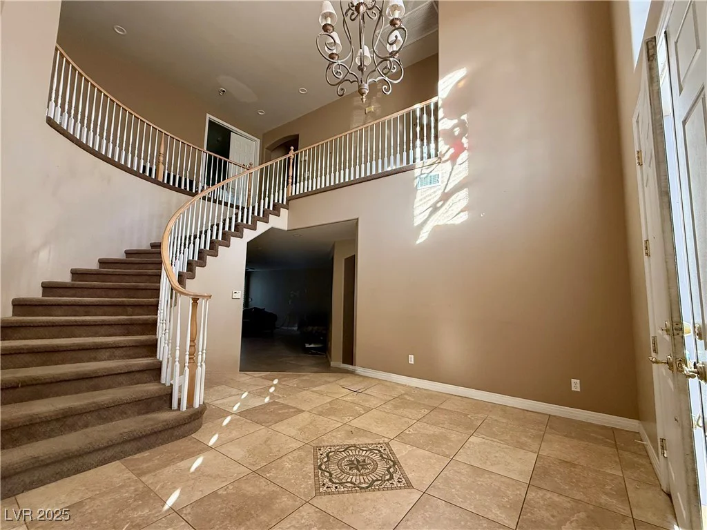 10008 Rolling Glen, Las Vegas, NV 89117