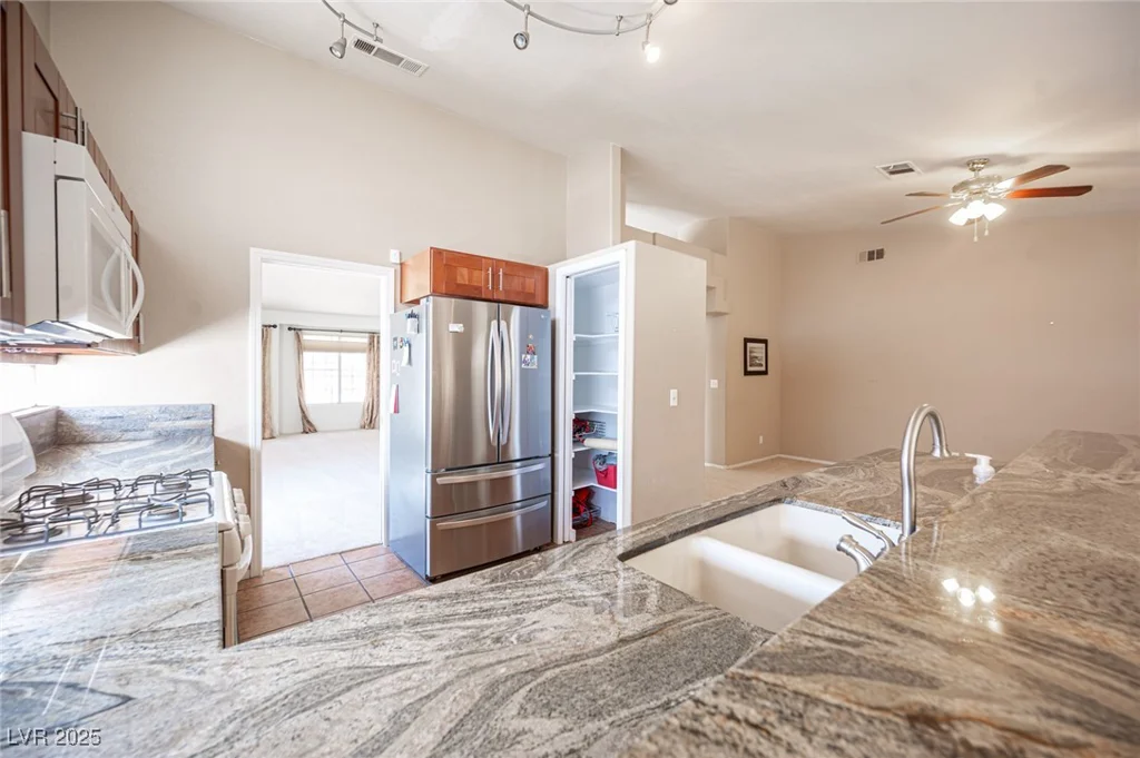 6408 Fisher, Las Vegas, NV 89130