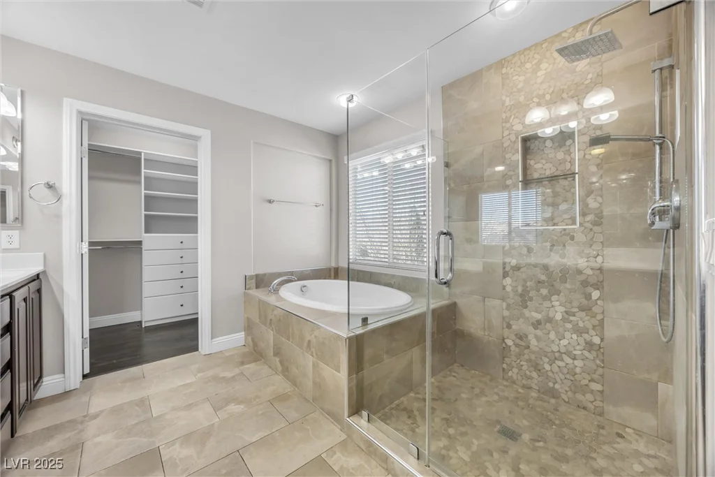 10822 Drake Ridge, Las Vegas, NV 89166