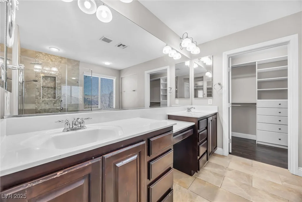 10822 Drake Ridge, Las Vegas, NV 89166