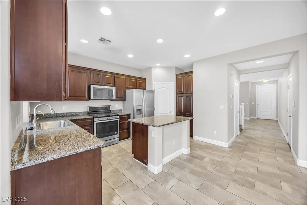 10822 Drake Ridge, Las Vegas, NV 89166
