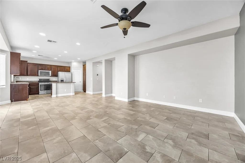 10822 Drake Ridge, Las Vegas, NV 89166
