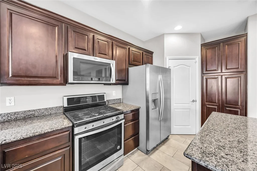 10822 Drake Ridge, Las Vegas, NV 89166