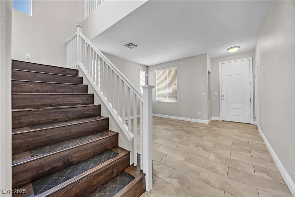10822 Drake Ridge, Las Vegas, NV 89166