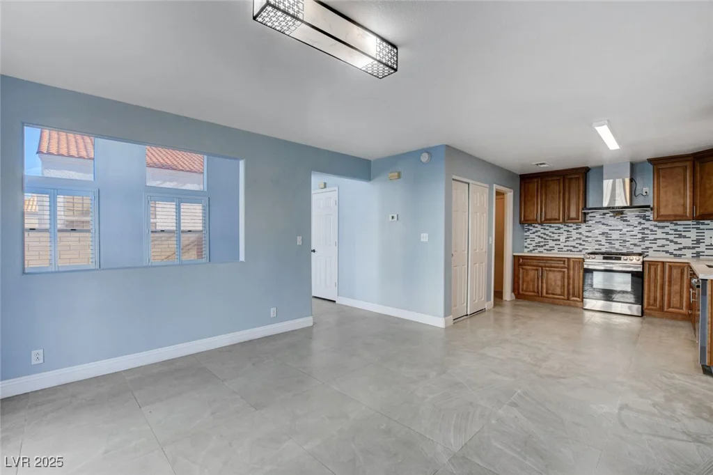 8214 Mt Brodie, Las Vegas, NV 89145