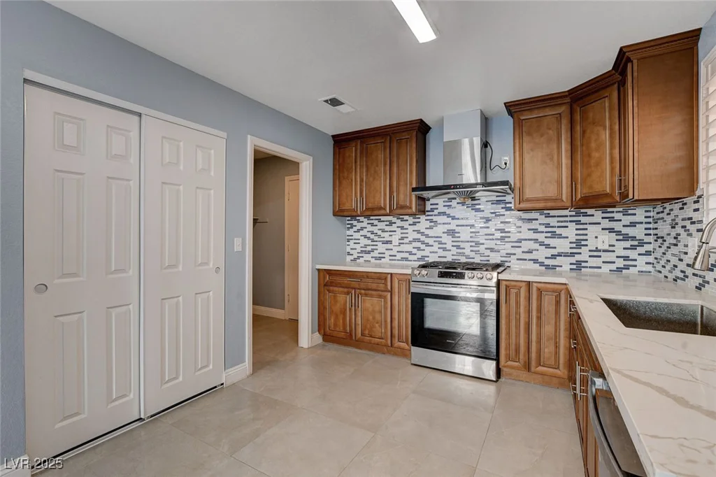 8214 Mt Brodie, Las Vegas, NV 89145