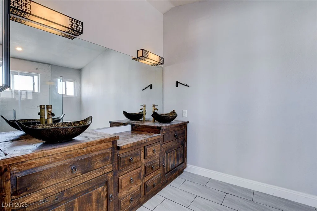 8214 Mt Brodie, Las Vegas, NV 89145