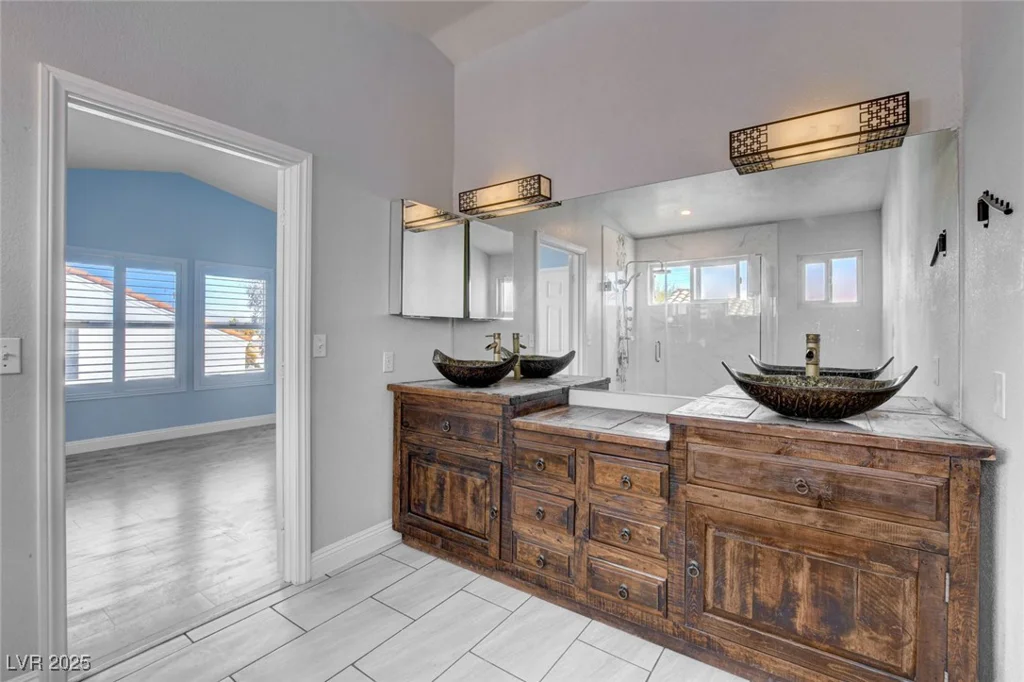 8214 Mt Brodie, Las Vegas, NV 89145