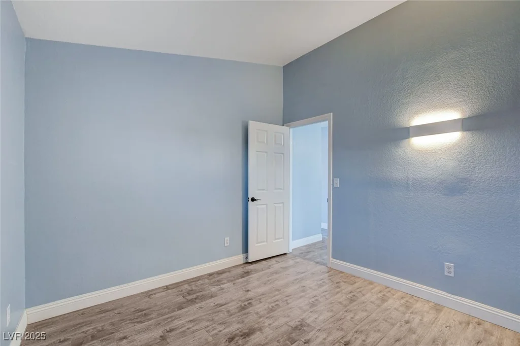 8214 Mt Brodie, Las Vegas, NV 89145