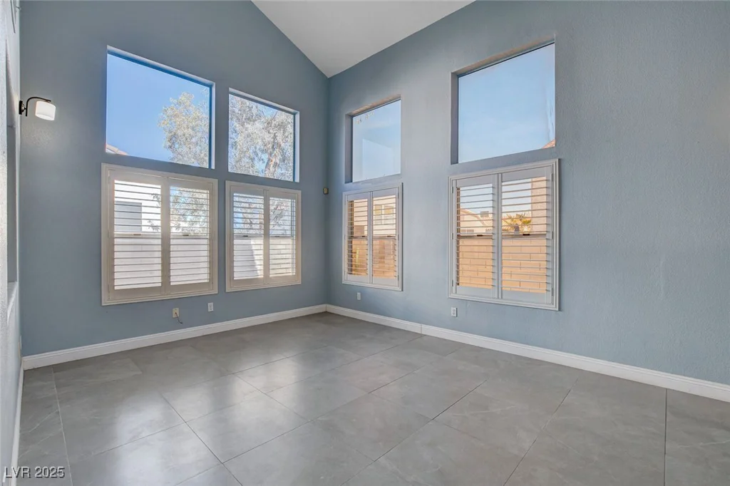 8214 Mt Brodie, Las Vegas, NV 89145