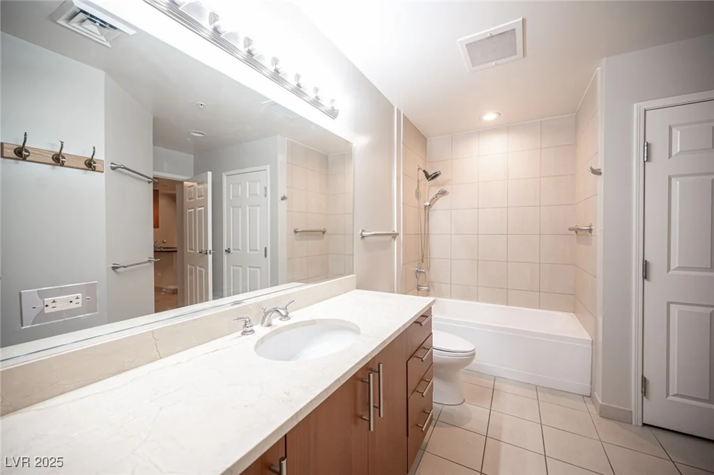200 Sahara, Las Vegas, NV 89102