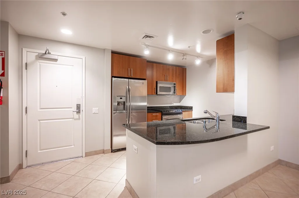 200 Sahara, Las Vegas, NV 89102