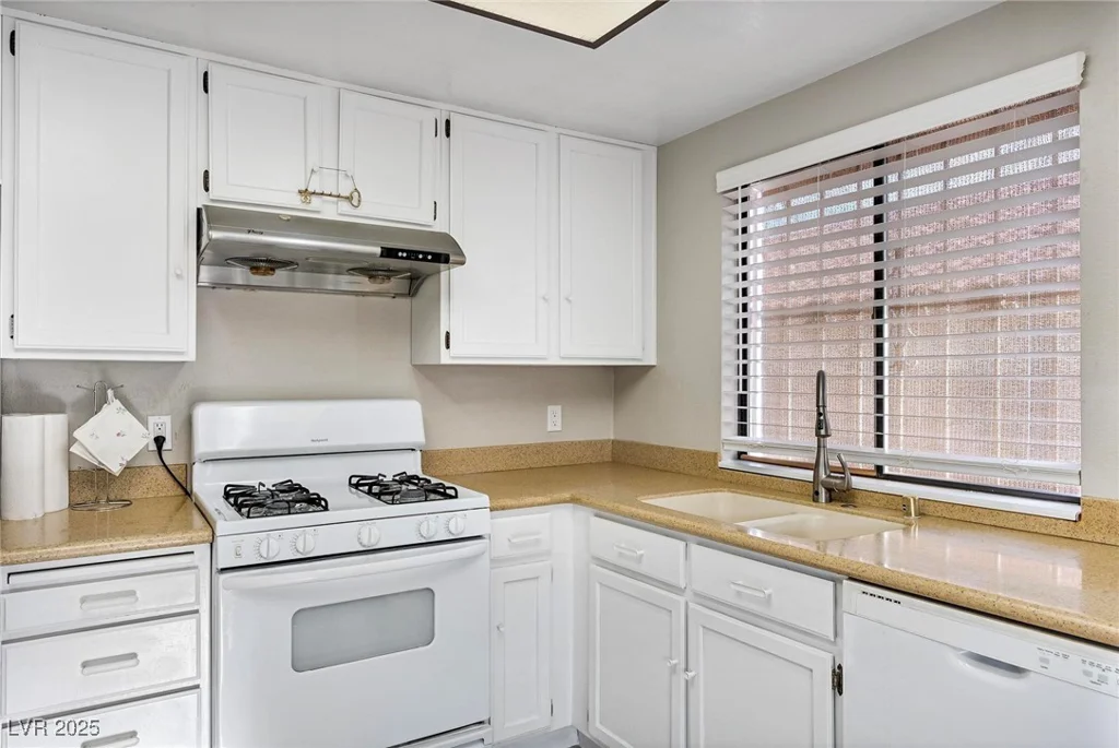 3973 El Camino, Las Vegas, NV 89103