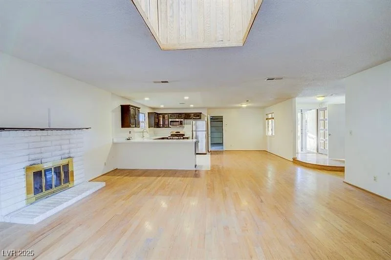 1005 Woodbridge, Las Vegas, NV 89108