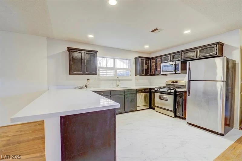 1005 Woodbridge, Las Vegas, NV 89108