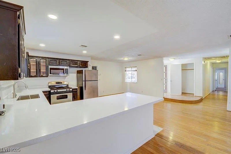 1005 Woodbridge, Las Vegas, NV 89108