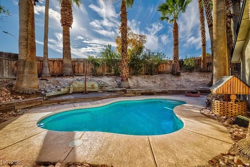 1005 Woodbridge, Las Vegas, NV 89108