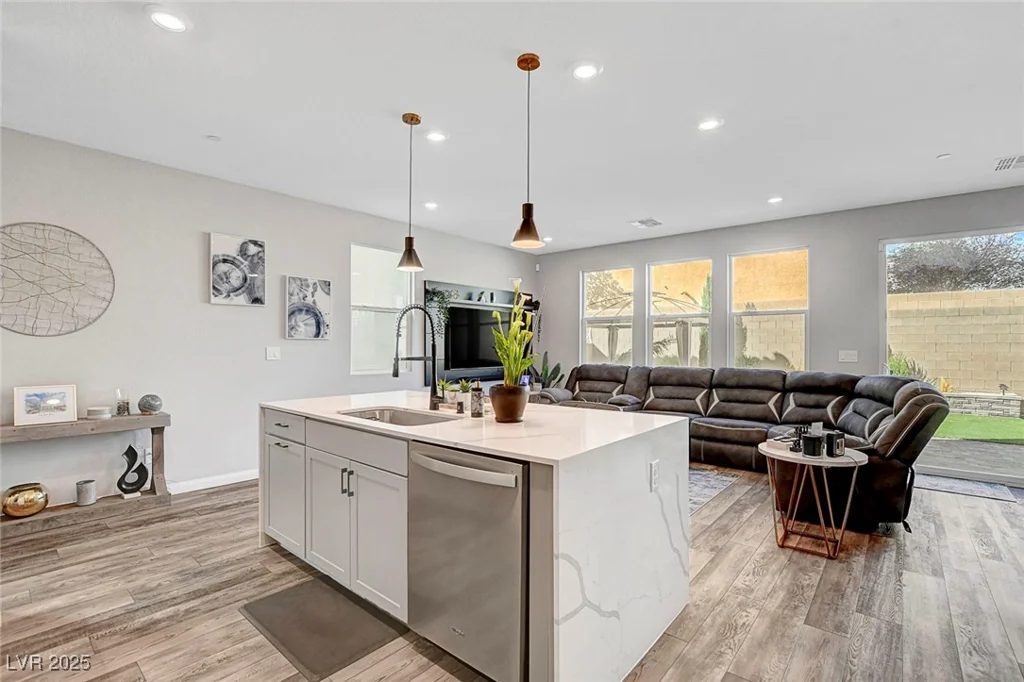 9255 Jade Lagoon, Las Vegas, NV 89178