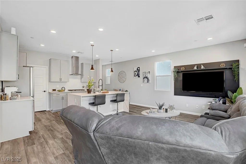 9255 Jade Lagoon, Las Vegas, NV 89178