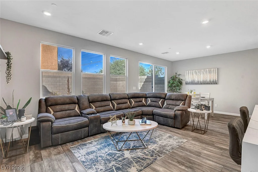9255 Jade Lagoon, Las Vegas, NV 89178