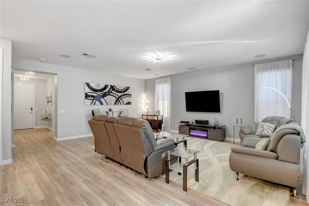2395 Dalewood, North Las Vegas, NV 89086